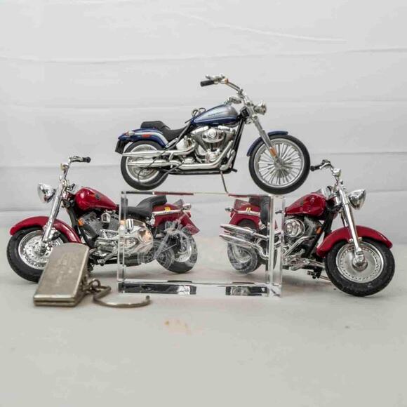 Small Lot of Harley Davidson Model Motorcycles Figurines and Ornaments